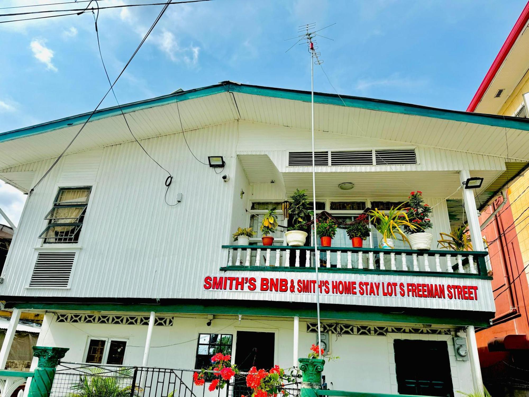 Smith'S Homestay Georgetown Exterior photo